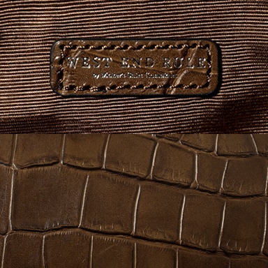 型押しクラッチバッグ